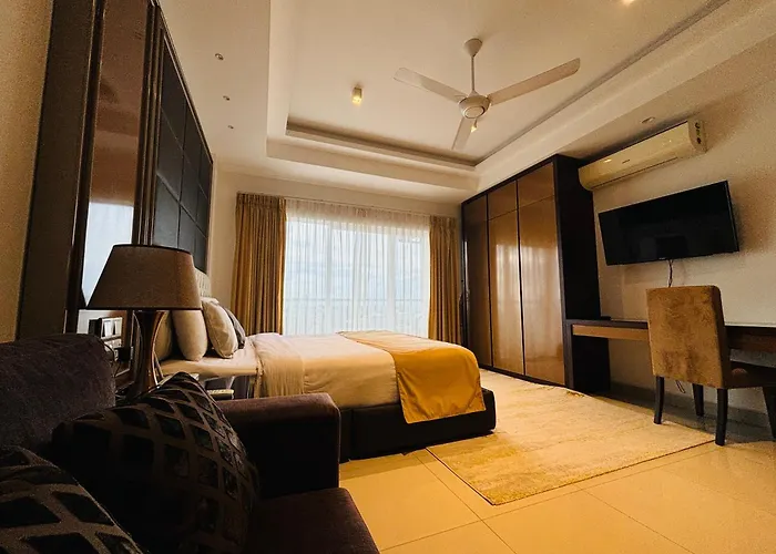 Ocean Breeze Studio Apartment Negombo